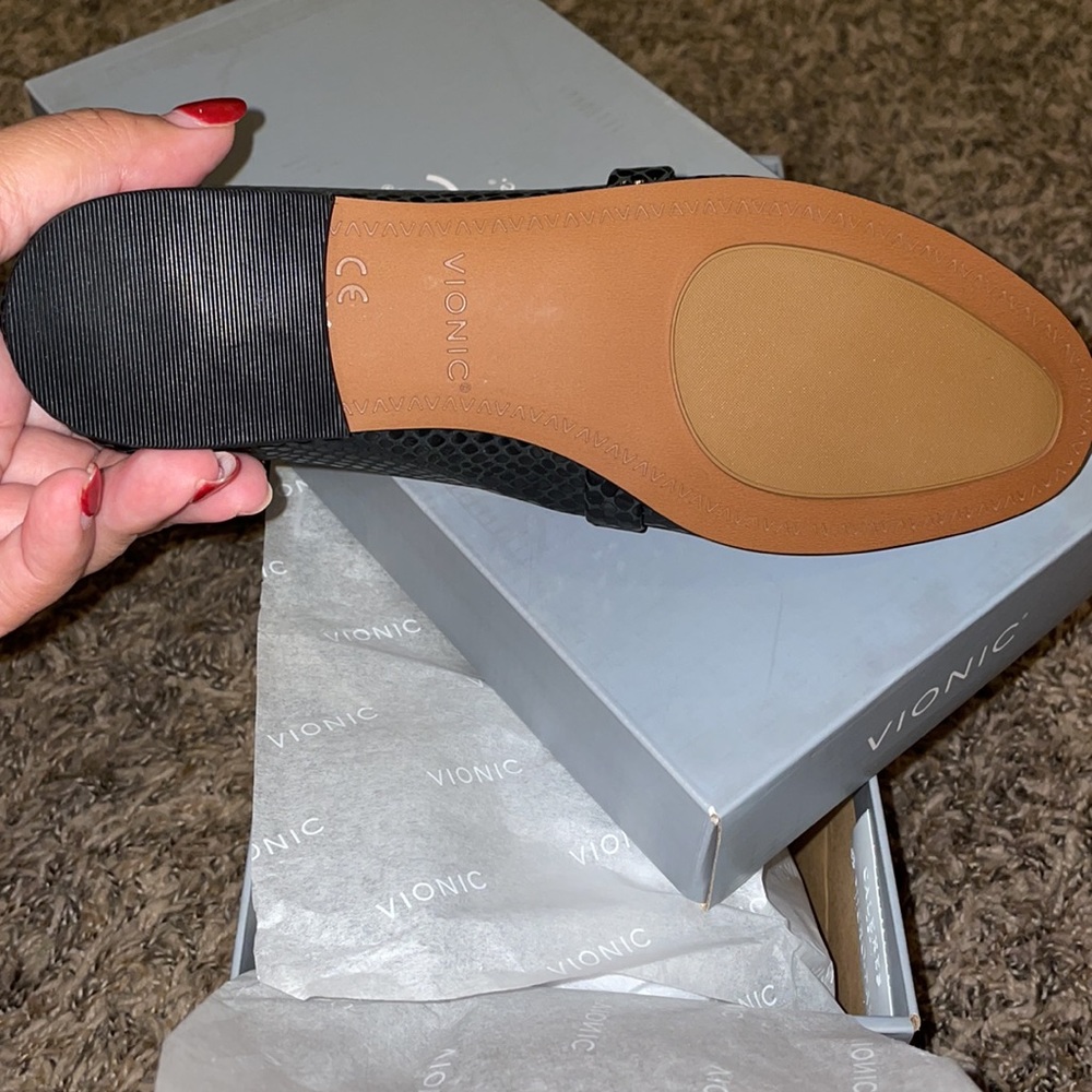 Vionic loafers 👞 - Picture 4 of 7